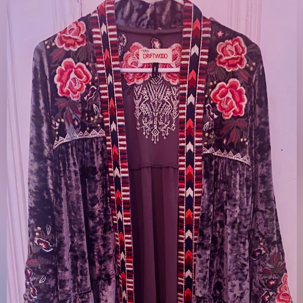 Perfect Condition! Driftwood Carly Velvet Kimono